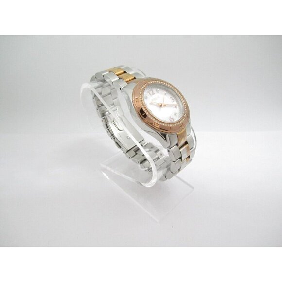 Women Relic Quartz WR Analog 34mm Dial Causal Round Watch (G636) - Picture 4 of 10